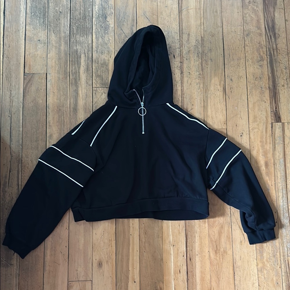 H&M Divided Cropped Hoodie